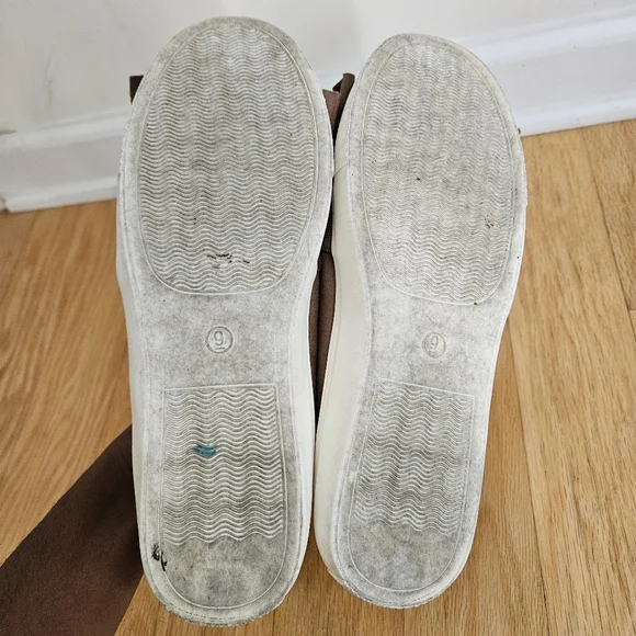 Suede Ruffle Sneakers Tan/Brown Size 9 - Picture 5 of 5